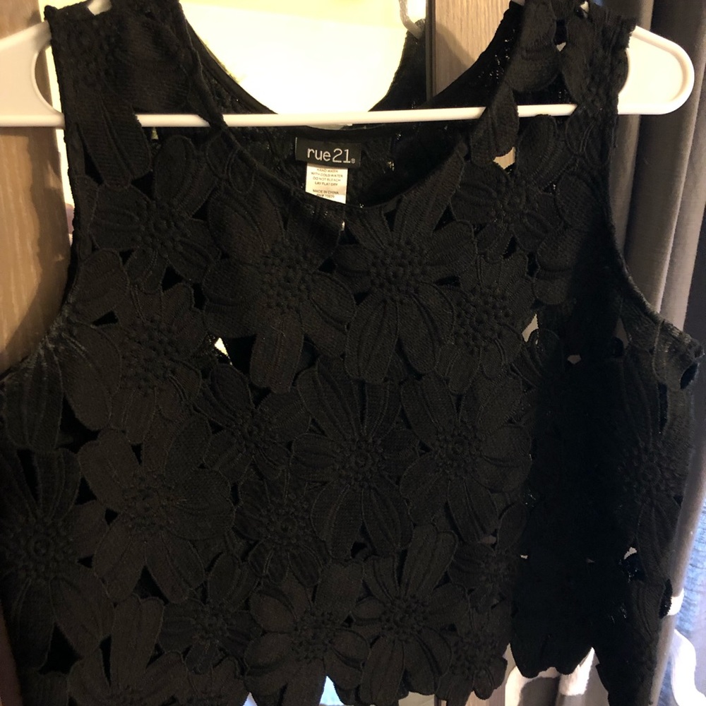 Rue 21 crop top